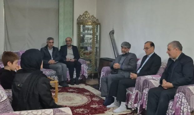 بازدید از خانواده‌های زندانیان نیازمند آذربایجان غربی
